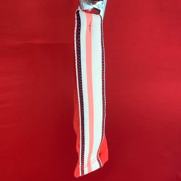 Strapless - Picture 2 of 3